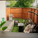 Downtown Escape With Backyard Gameroom And Hot Tub