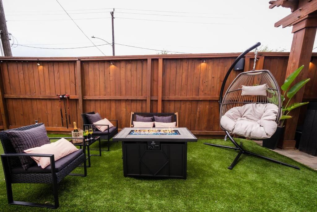 Downtown Escape With Backyard Gameroom And Hot Tub Holiday home Houston