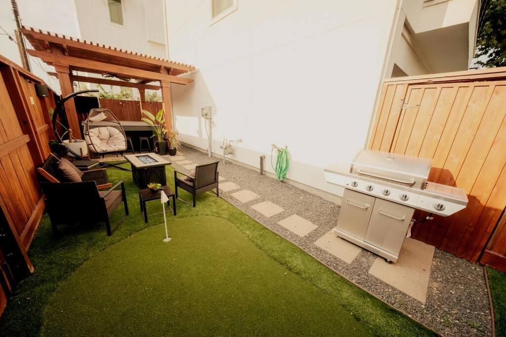 Downtown Escape With Backyard Gameroom And Hot Tub * Houston